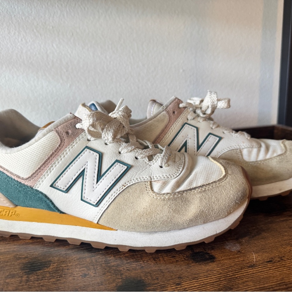 New Balance women' Multicolor Sneakers